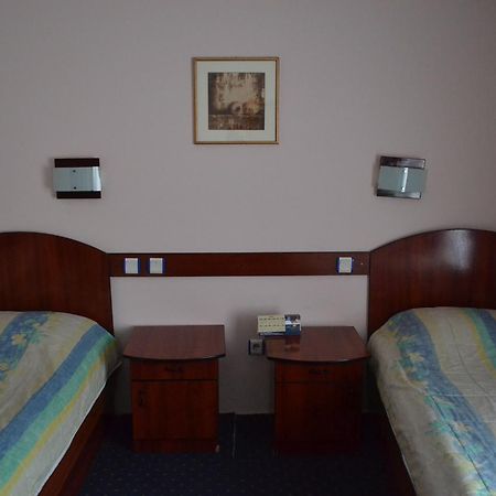 Hotel Mimoza Куманово Екстериор снимка