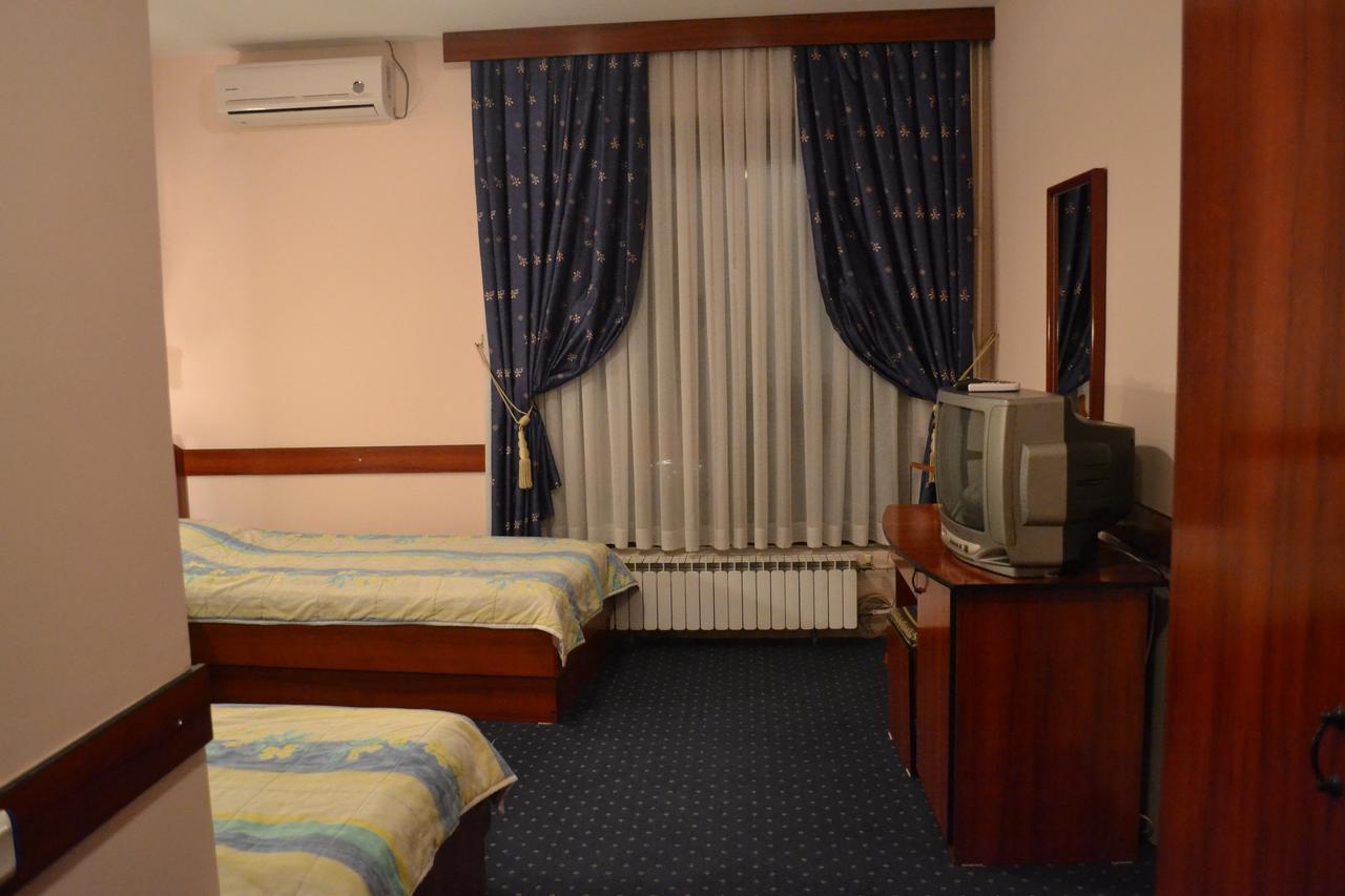 Hotel Mimoza Куманово Екстериор снимка