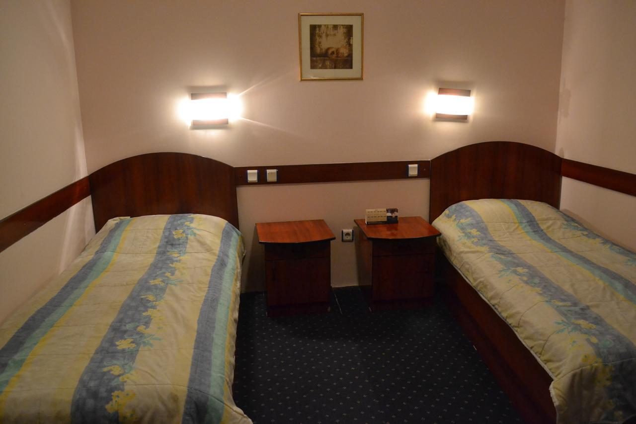 Hotel Mimoza Куманово Екстериор снимка