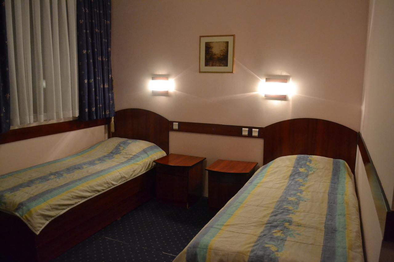 Hotel Mimoza Куманово Екстериор снимка
