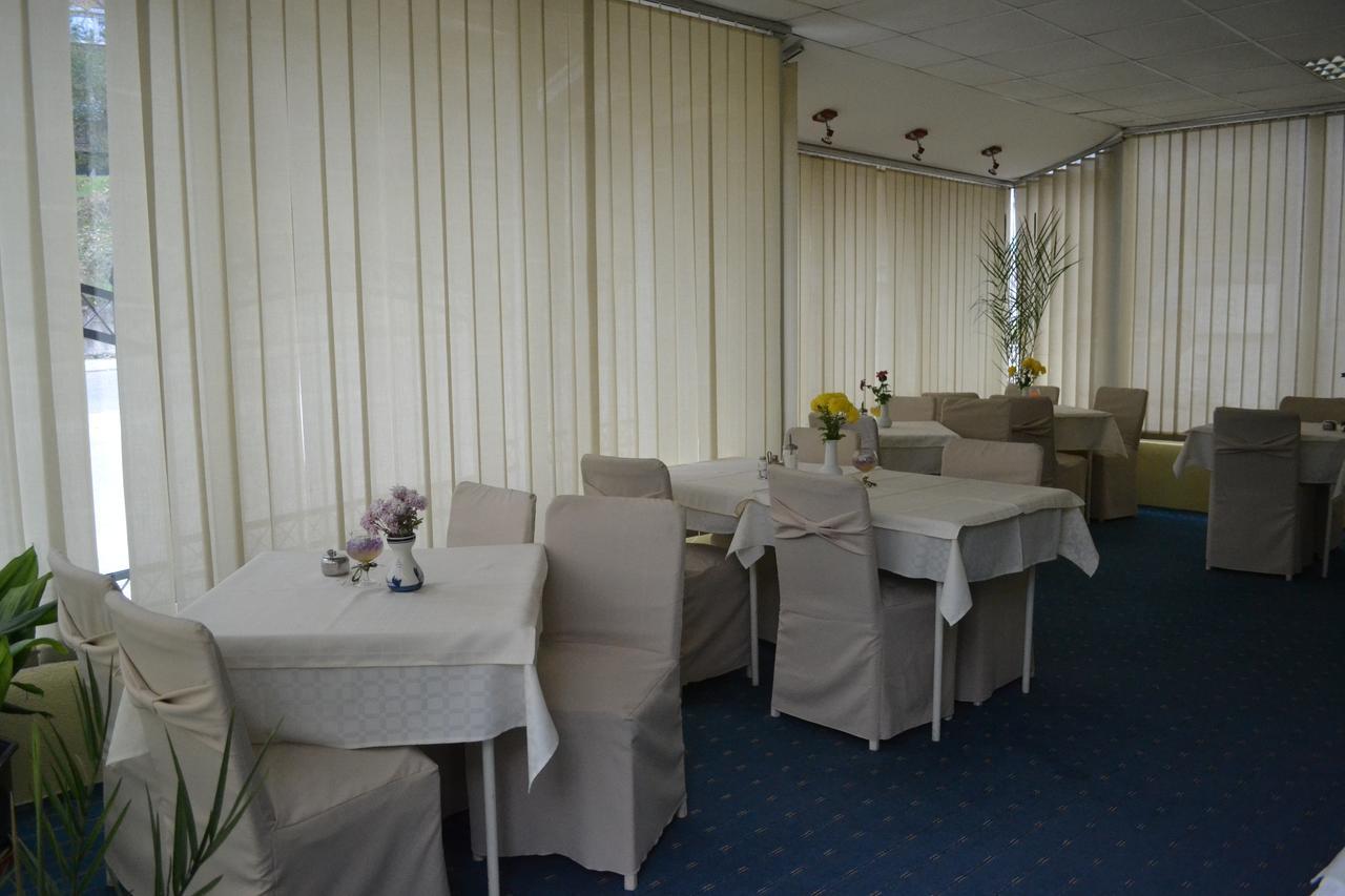 Hotel Mimoza Куманово Екстериор снимка