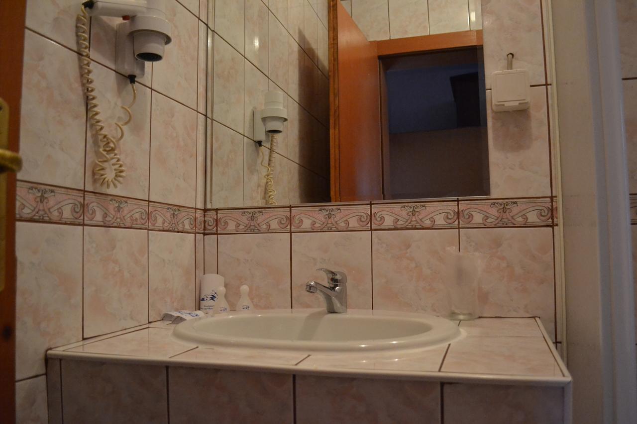 Hotel Mimoza Куманово Екстериор снимка