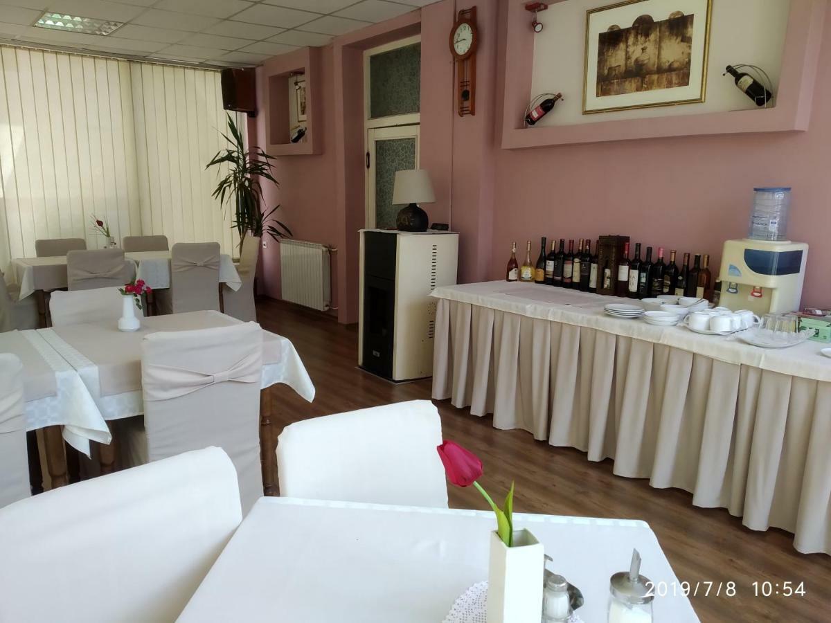Hotel Mimoza Куманово Екстериор снимка