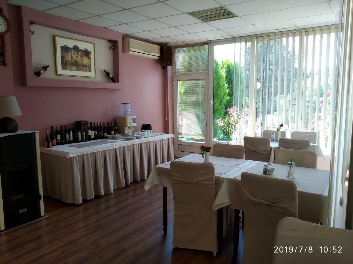 Hotel Mimoza Куманово Екстериор снимка